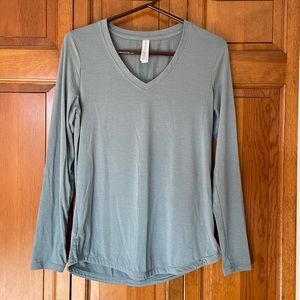 Athleta long sleeve top
